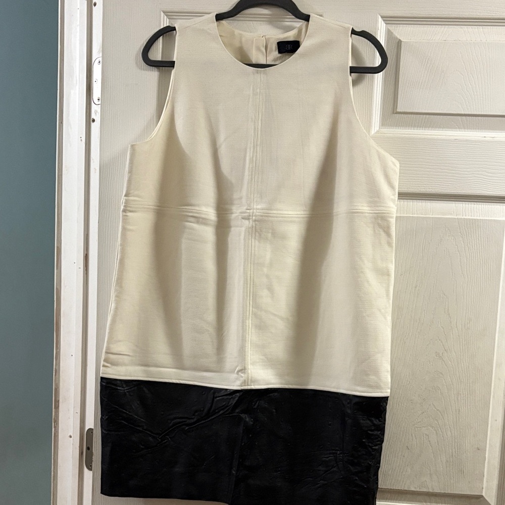 Banana Republic Cream and Black Sleeveless Dress
